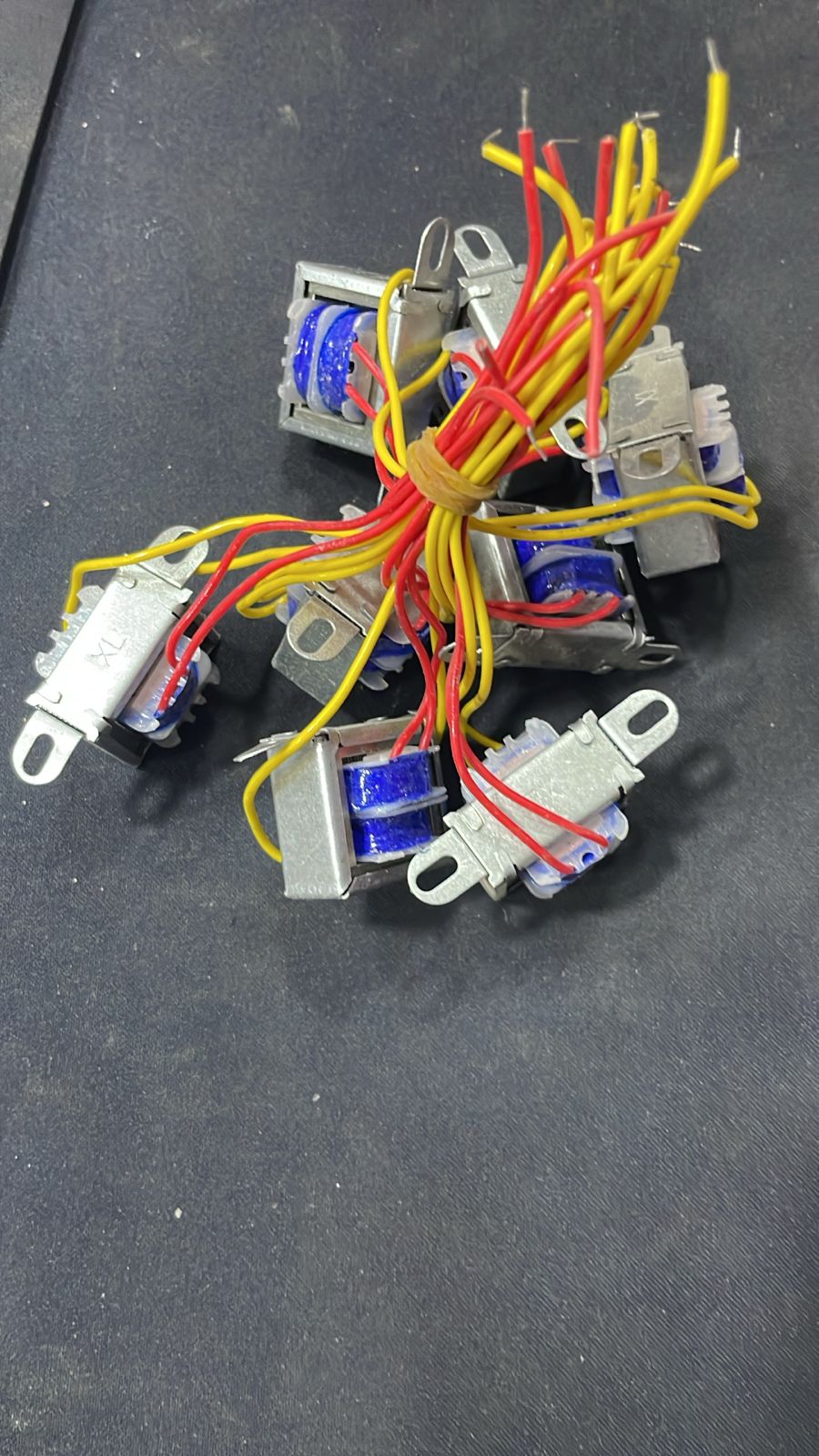 ترانس 3 فولت 2 امبير ترانس 3 فولت 2 امبير